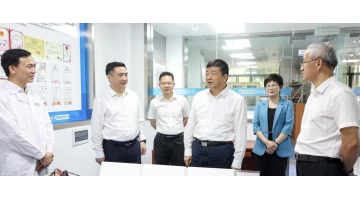自治区人大常委会副主任方春明到28圈游戏股份调研领导工作